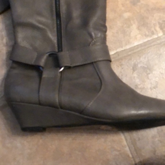 Grey boots - Picture 2 of 4